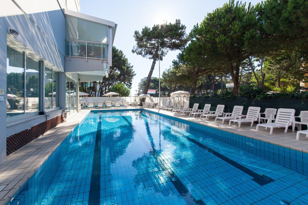 Hotel Sahara Milano Marittima Exterior foto