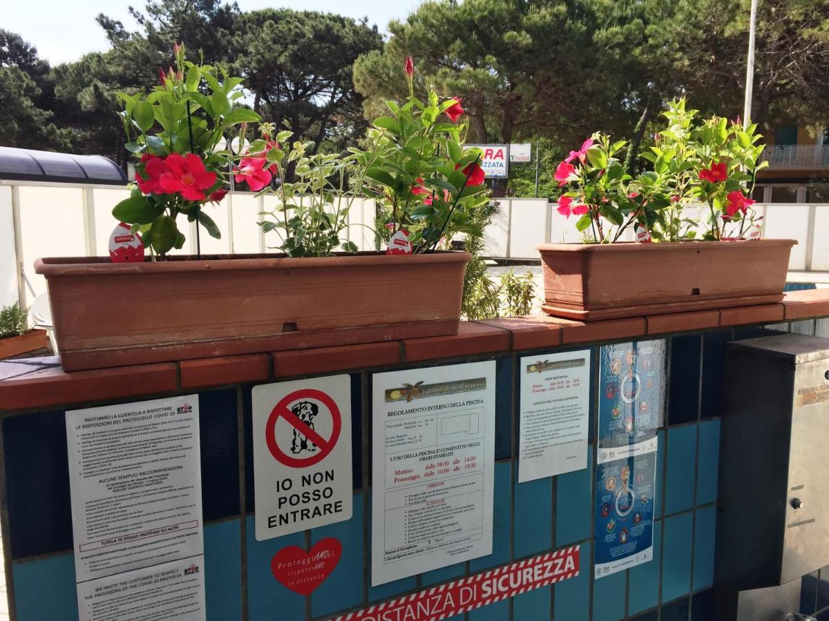 Hotel Sahara Milano Marittima Exterior foto